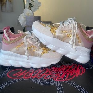 Versace chain reactions